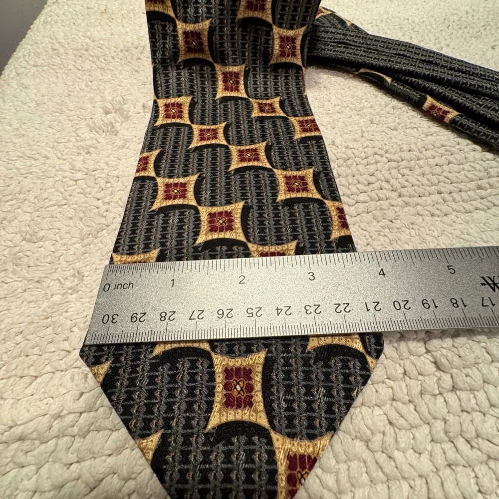 Nautica Tie Gray Gold Geometric Medallion Silk Business Professional Classic